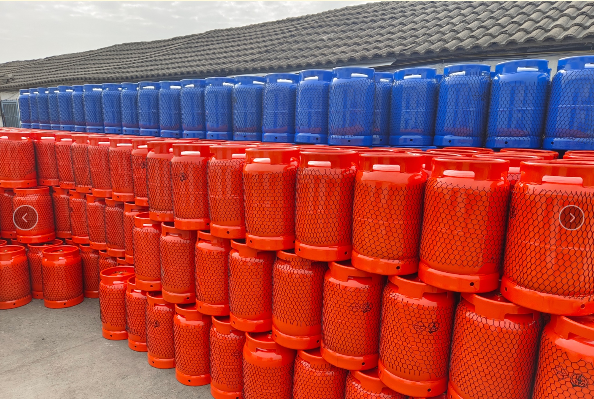 12.5KG LPG GAS CYLINDER CAMPING AND STAND VALVE